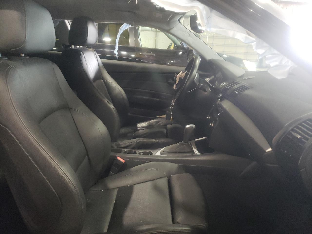 Photo 5 from auction – 2010 BMW 135 I with VIN WBAUC7C56AVK96247