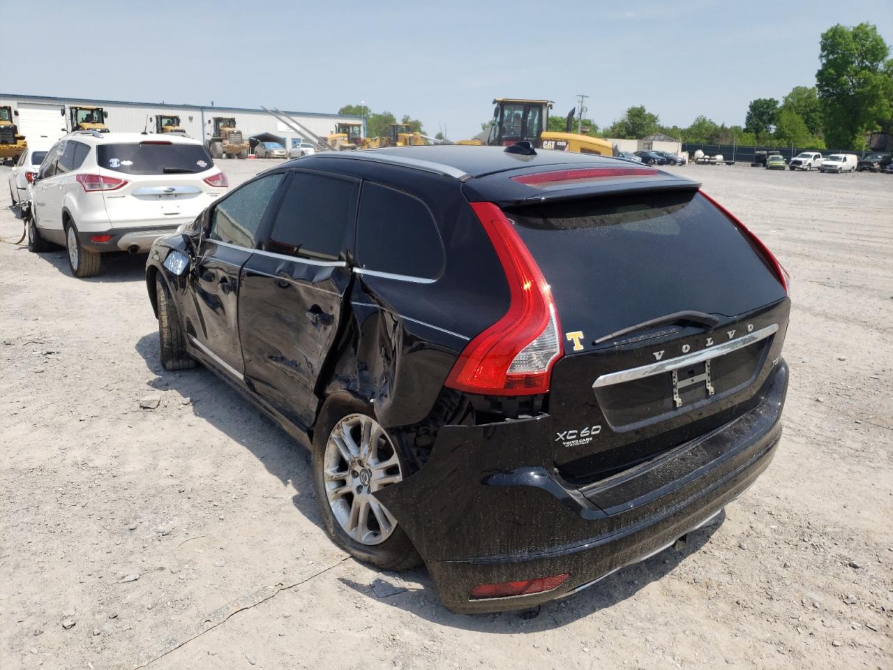Photo 3 from auction – 2016 VOLVO XC60 T5 PR with VIN YV440MDK0G2782946