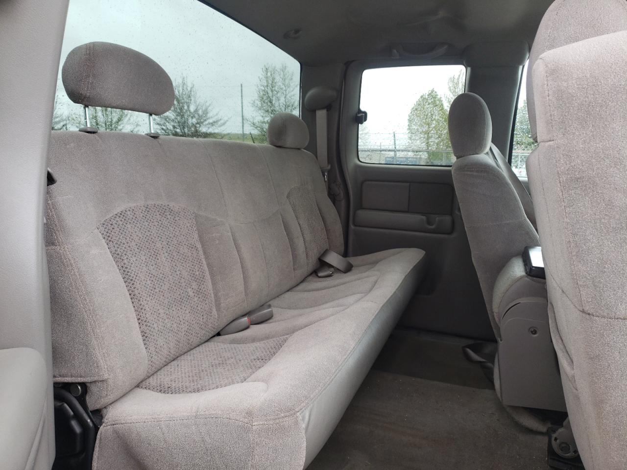 Photo 6 from auction – 2000 CHEVROLET SILVERADO with VIN 2GCEK19T7Y1356643