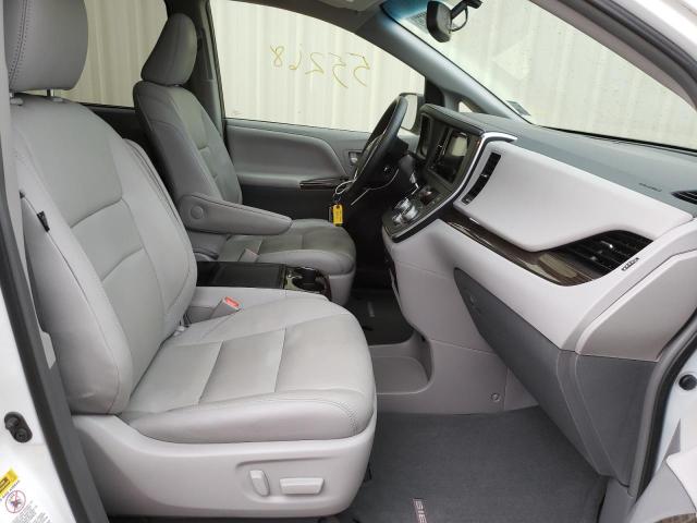 Photo 5 from auction – 2017 TOYOTA SIENNA XLE with VIN 5TDYZ3DC6HS871993