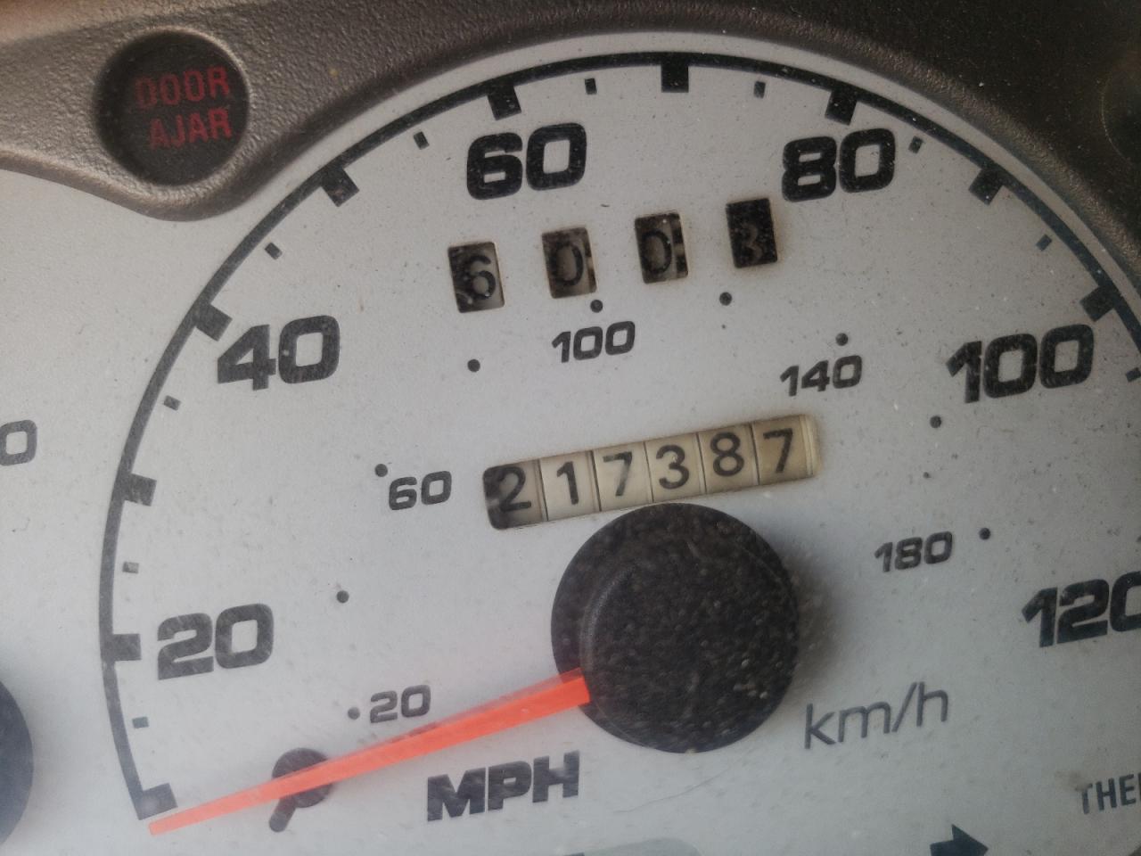 Photo 8 from auction – 2002 FORD EXPLORER S with VIN 1FMZU77E02UC24981
