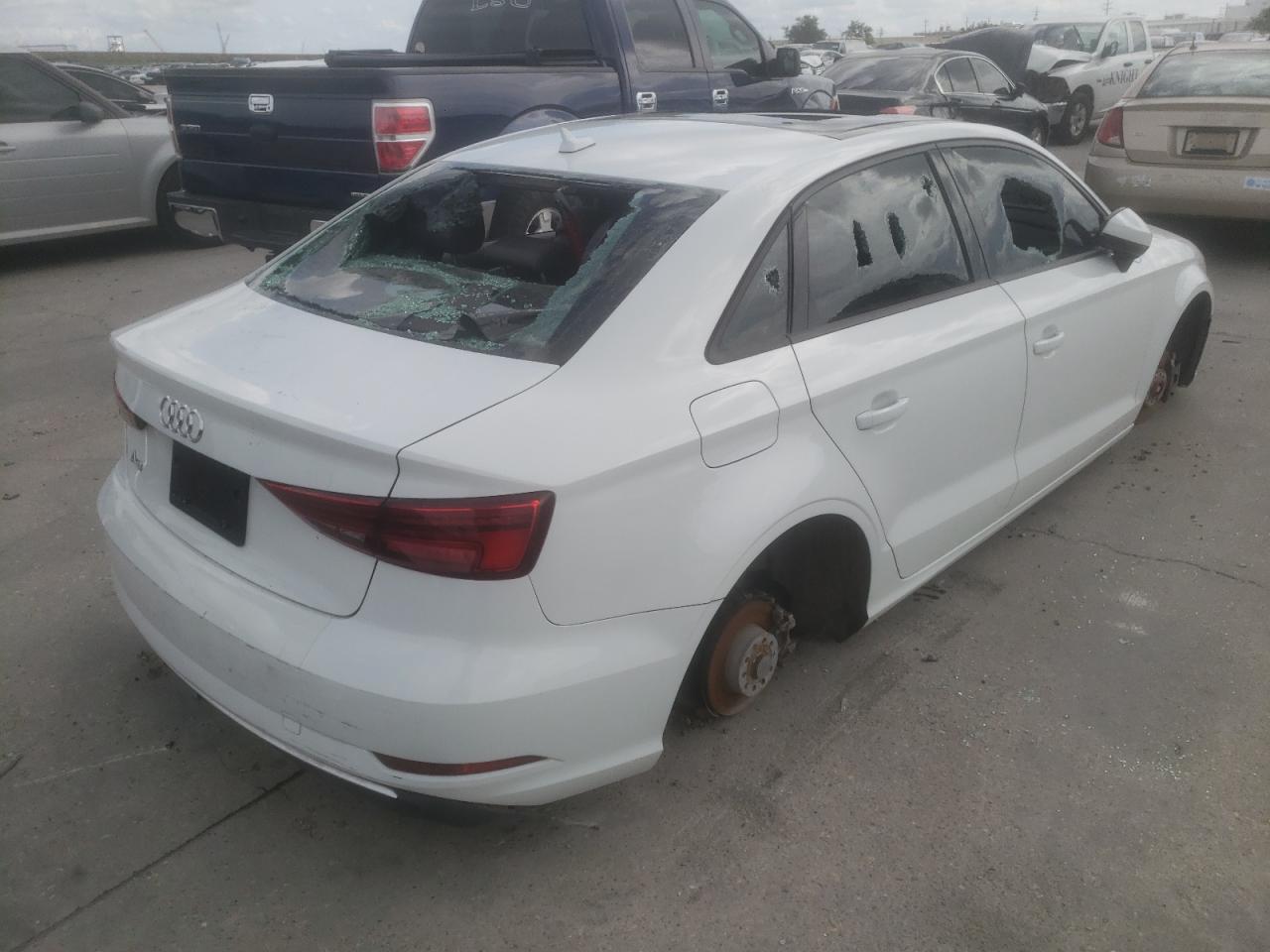 Photo 4 from auction – 2018 AUDI A3 PREMIUM with VIN WAUAUGFF3J1027165