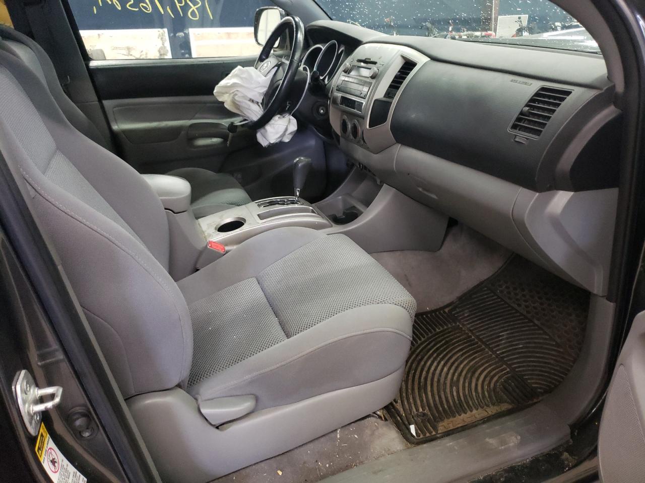 Photo 5 from auction – 2010 TOYOTA TACOMA DOU with VIN 3TMLU4EN8AM039009