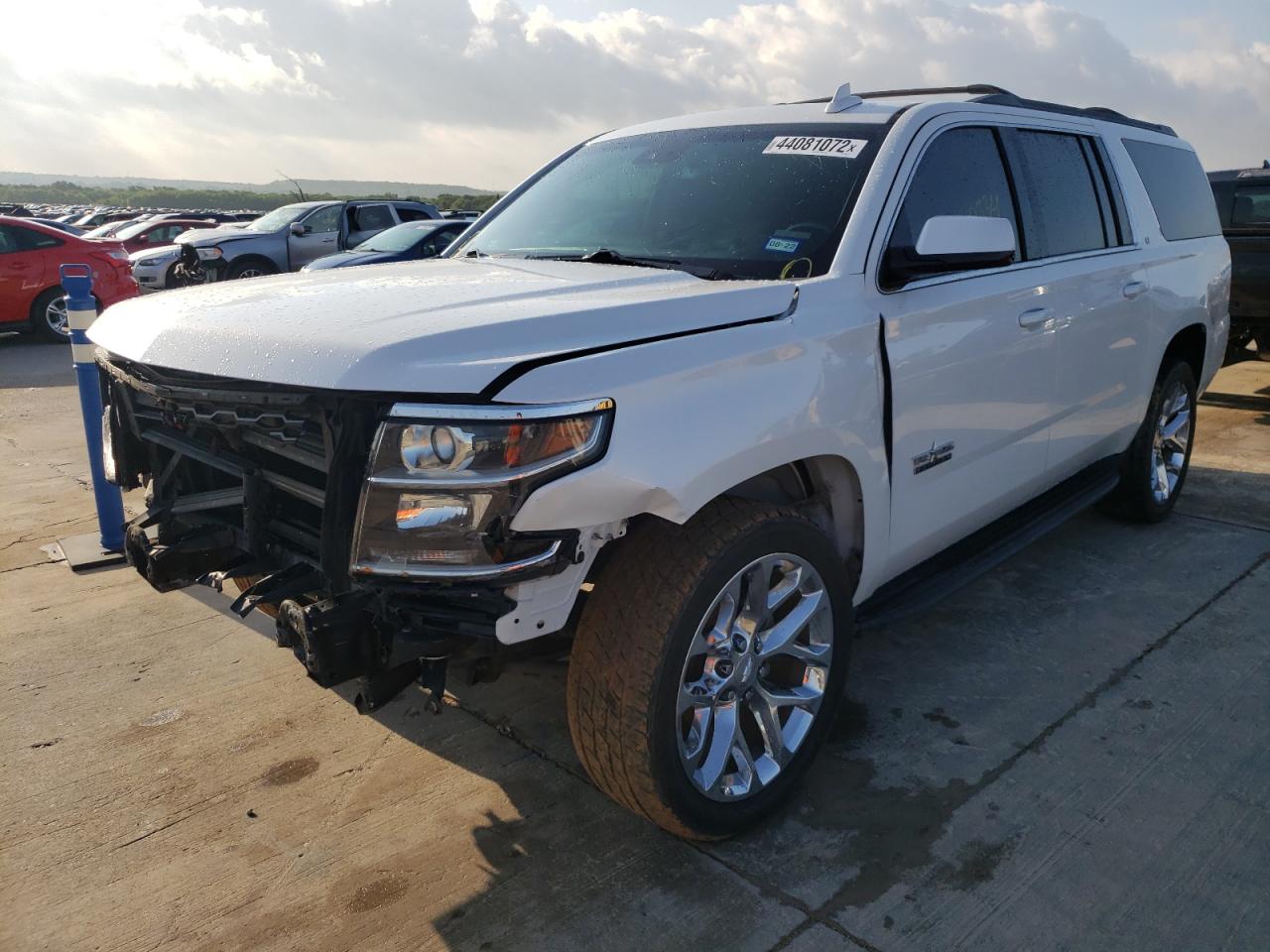 Photo 2 from auction – 2018 CHEVROLET SUBURBAN C with VIN 1GNSCHKC6JR125577