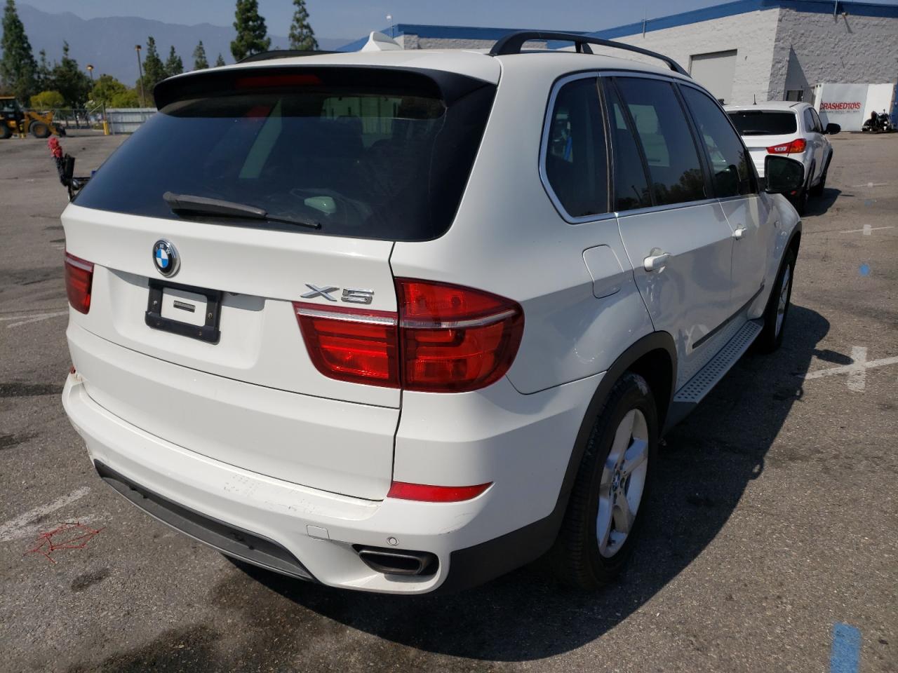 Photo 4 from auction – 2011 BMW X5 XDRIVE5 with VIN 5UXZV8C59BL421004