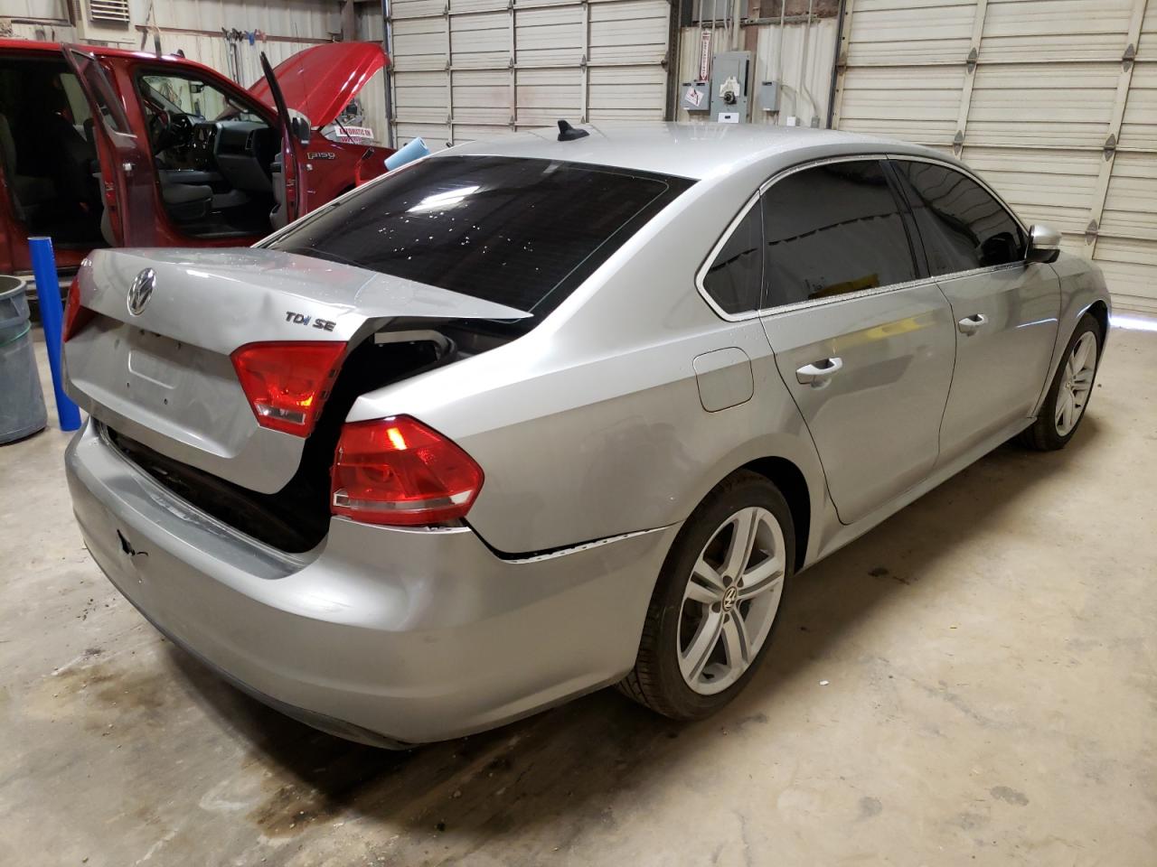 Photo 4 from auction – 2014 VOLKSWAGEN PASSAT SE with VIN 1VWBN7A38EC082378