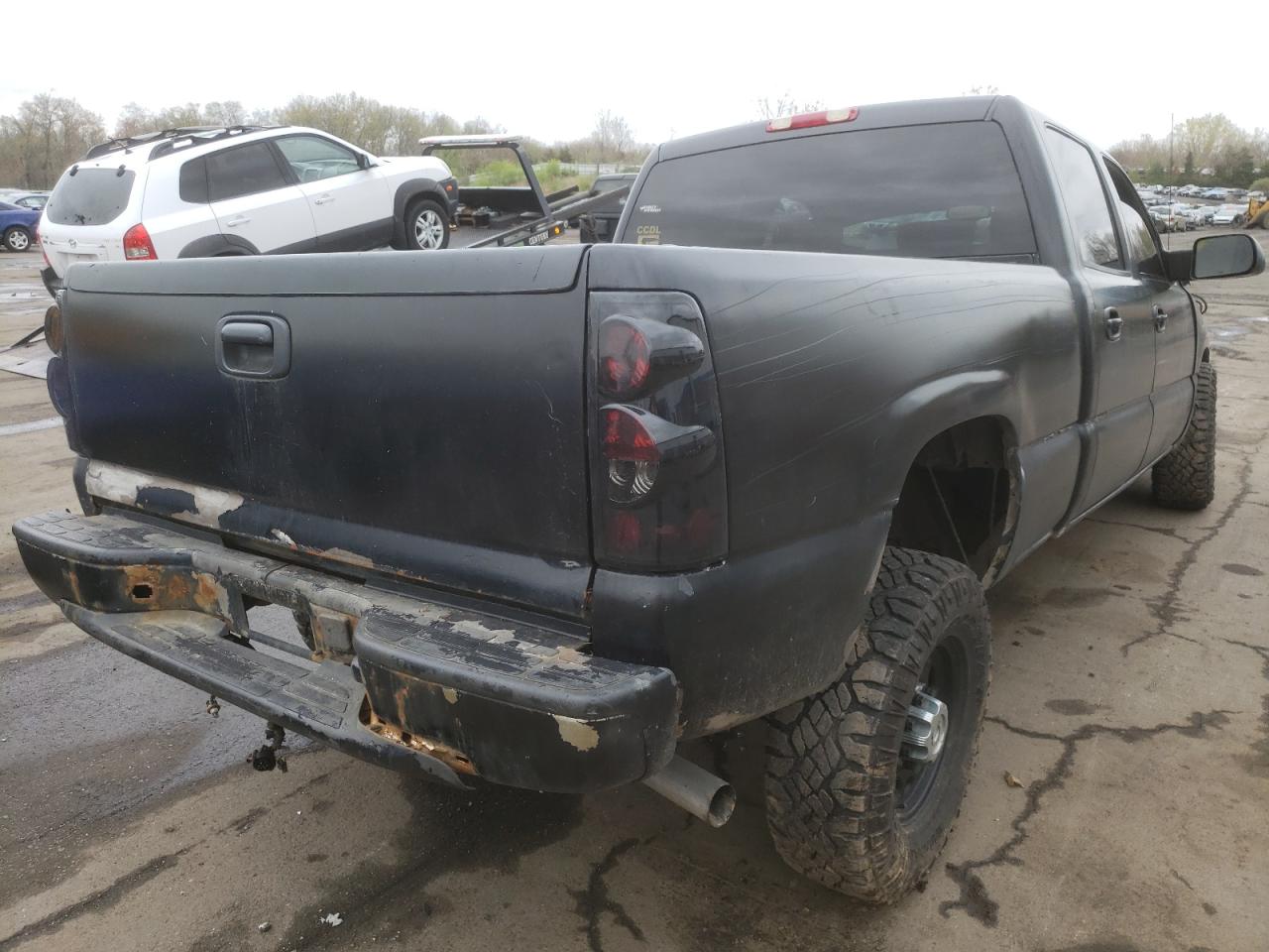 Photo 4 from auction – 2004 CHEVROLET SILVERADO with VIN 1GCHK23U04F234035