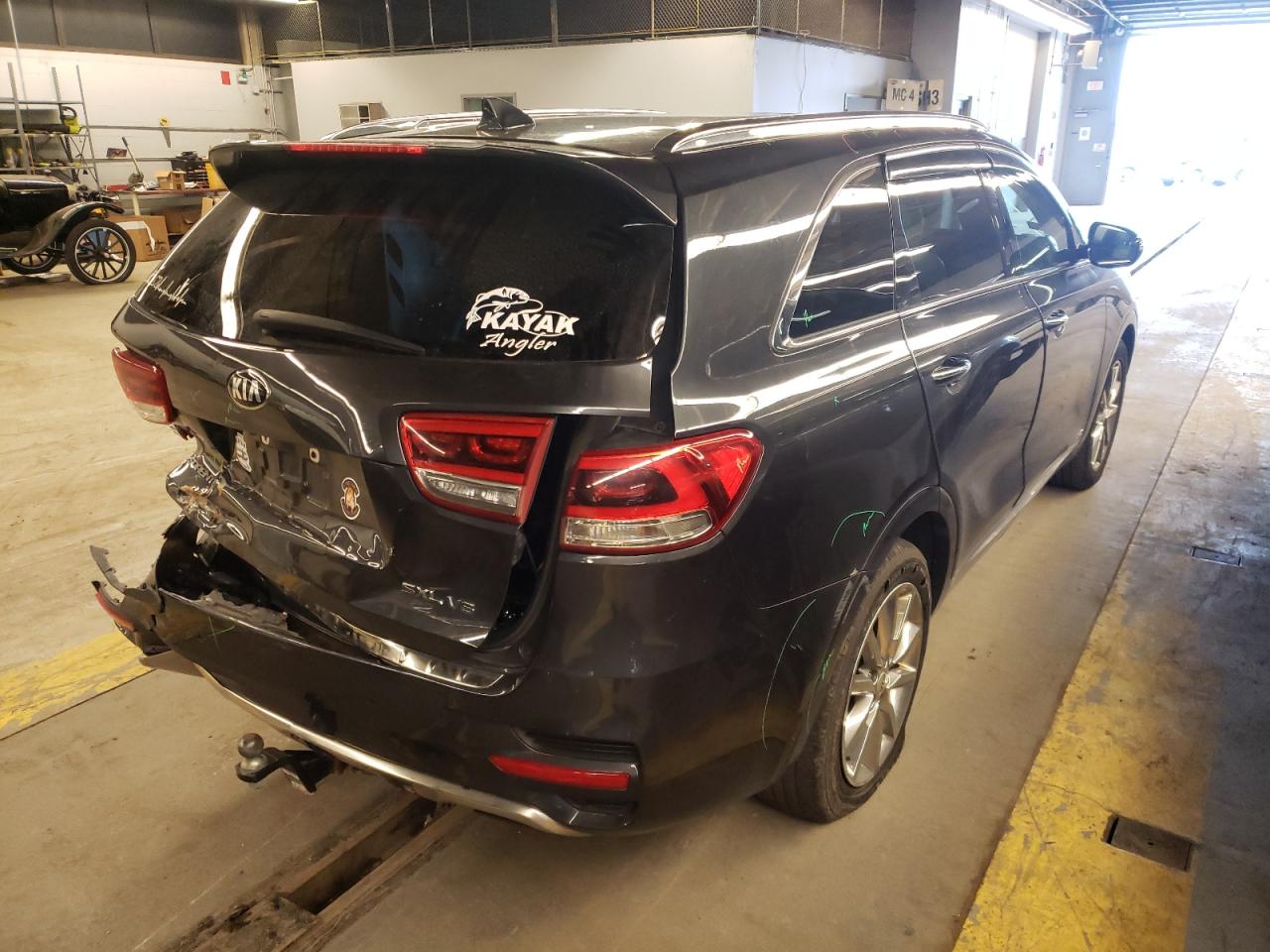 Photo 4 from auction – 2018 KIA SORENTO SX with VIN 5XYPKDA56JG385103