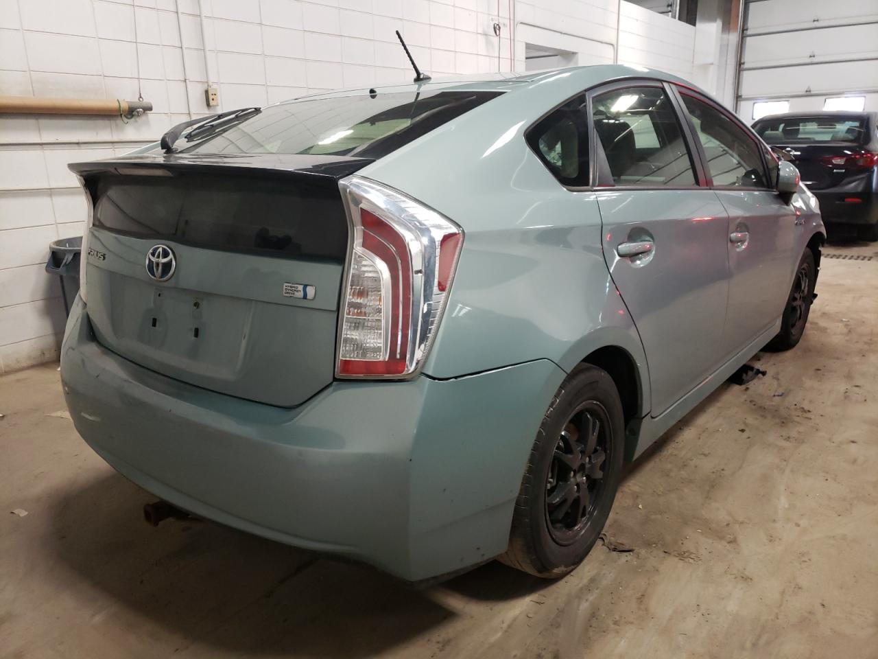 Photo 4 from auction – 2013 TOYOTA PRIUS with VIN JTDKN3DU3D5599185