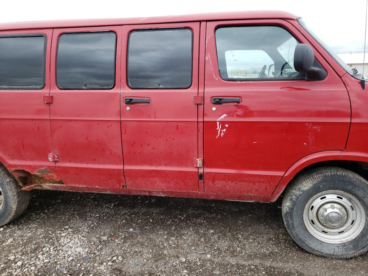 Photo 9 from auction – 2002 DODGE RAM WAGON with VIN 2B5WB25Z02K112105