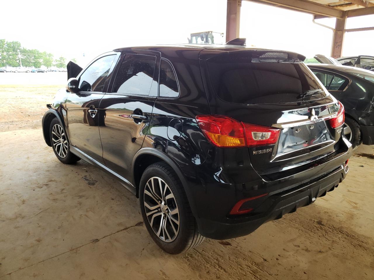 Photo 3 from auction – 2019 MITSUBISHI OUTLANDER with VIN JA4AP3AU1KU017561