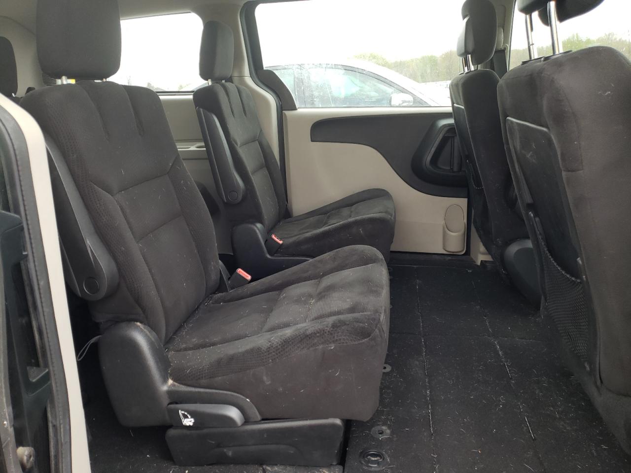Photo 6 from auction – 2015 DODGE GRAND CARA with VIN 2C4RDGBG9FR515334