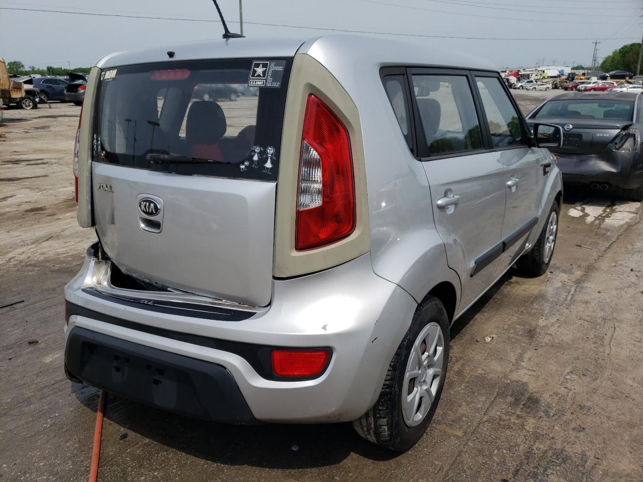 Photo 4 from auction – 2013 KIA SOUL with VIN KNDJT2A58D7492095