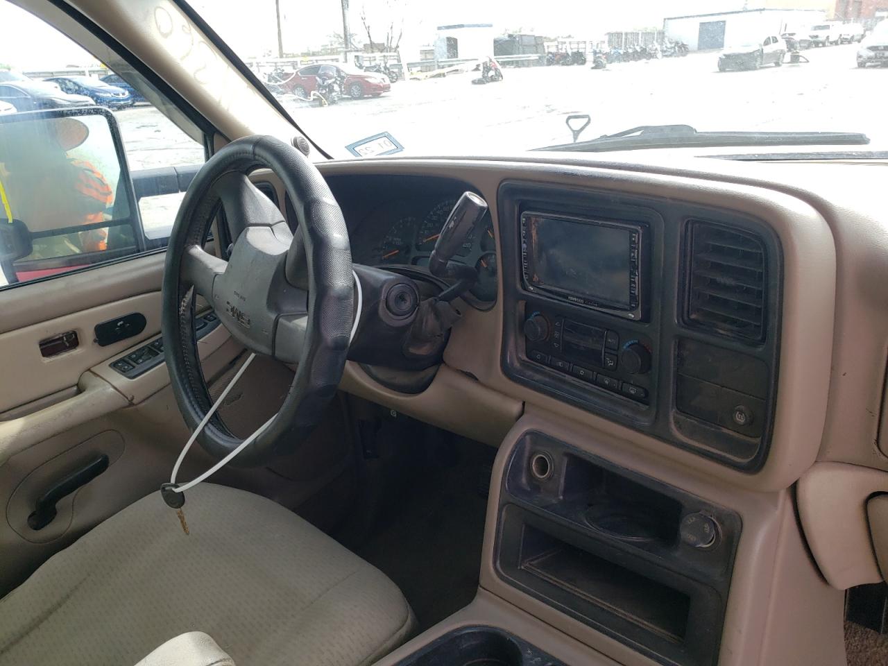Photo 9 from auction – 2003 GMC YUKON with VIN 1GKEC13Z43R154471