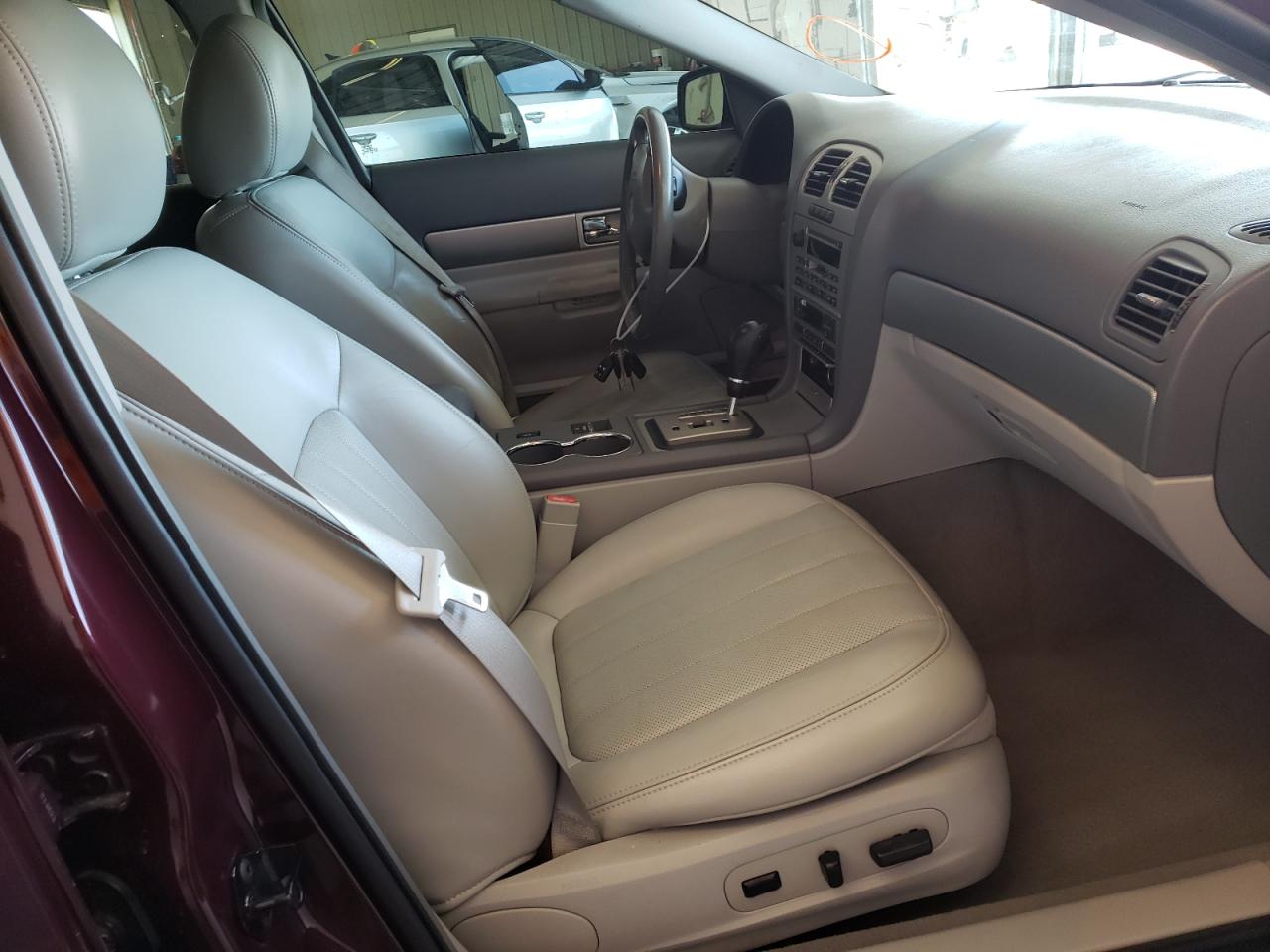 Foto 5 de la subasta – 2006 LINCOLN LS con VIN 1LNHM87A66Y612701