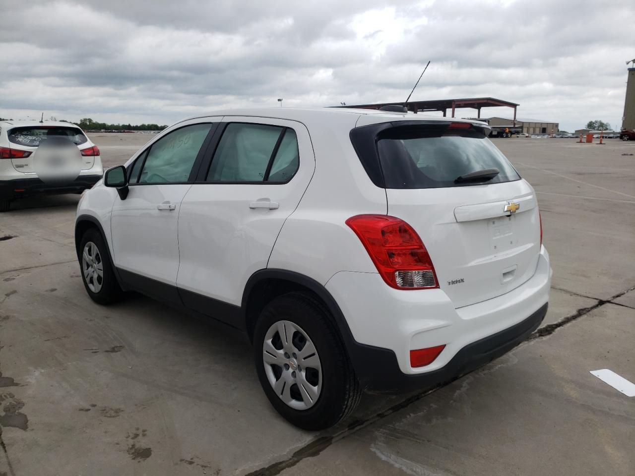 Photo 3 from auction – 2017 CHEVROLET TRAX LS with VIN 3GNCJKSB5HL278676