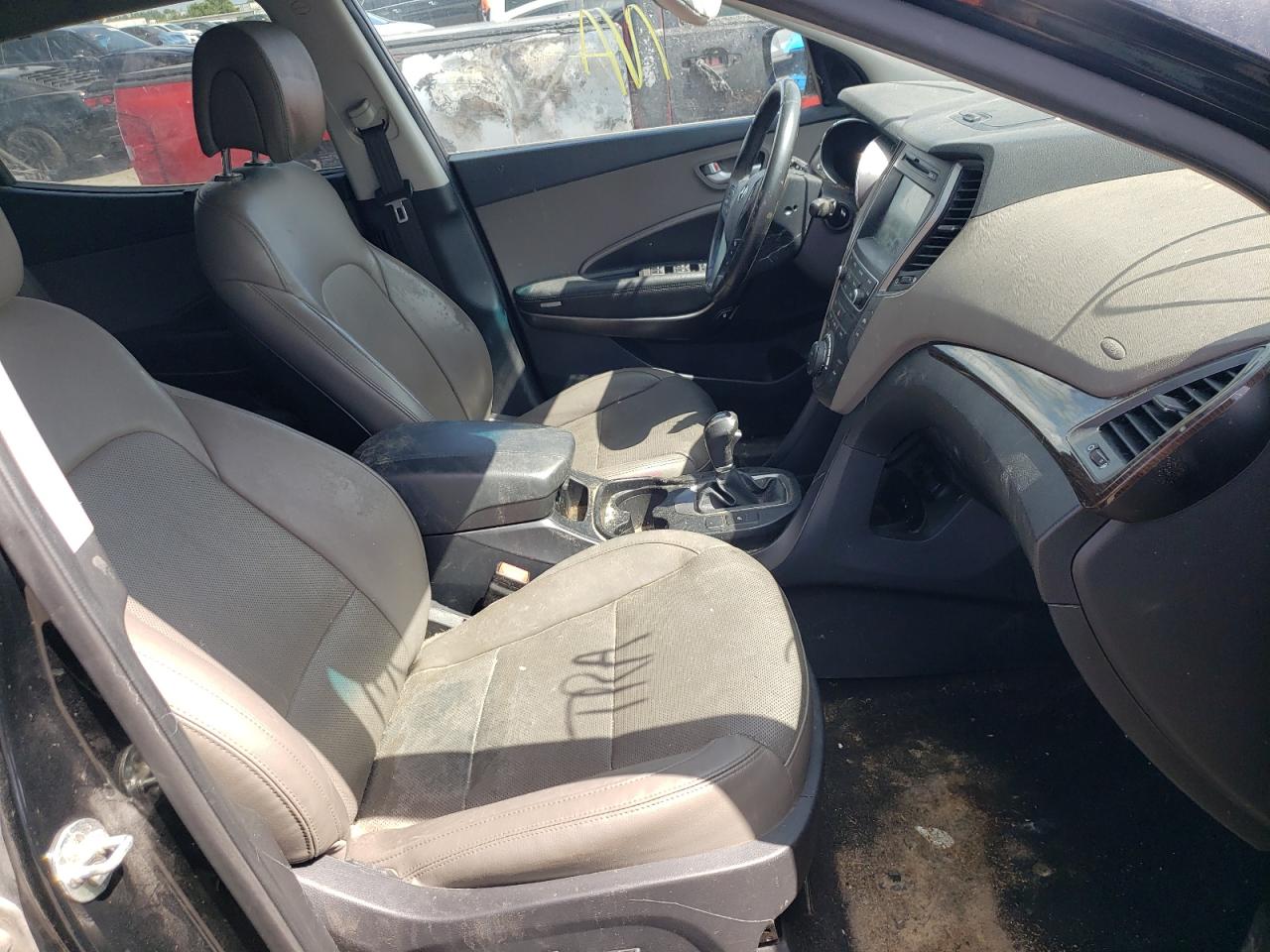 Photo 5 from auction – 2017 HYUNDAI SANTA FE S with VIN 5NMZU3LB9HH020298