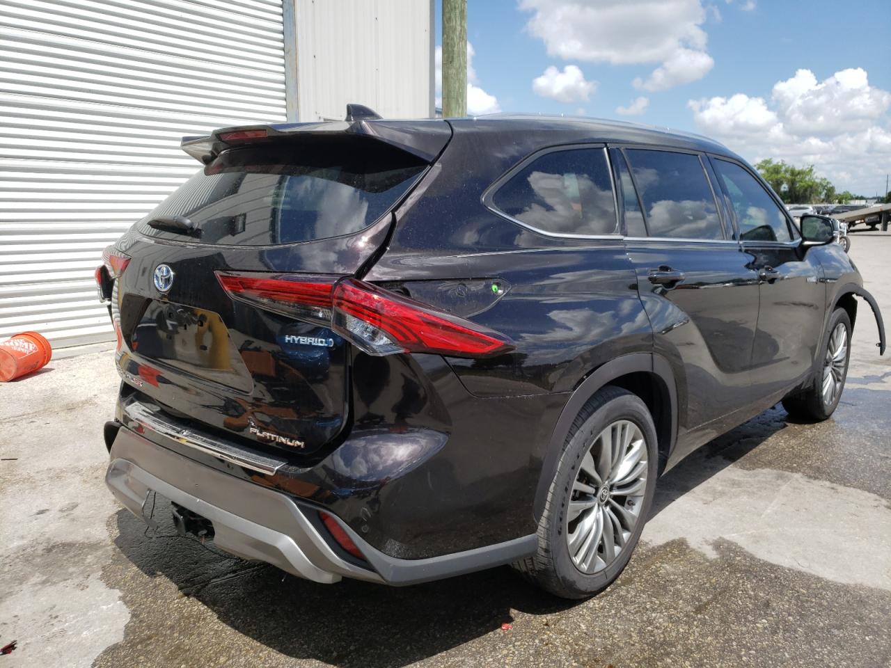 Photo 4 from auction – 2020 TOYOTA HIGHLANDER with VIN 5TDFARAH2LS001068