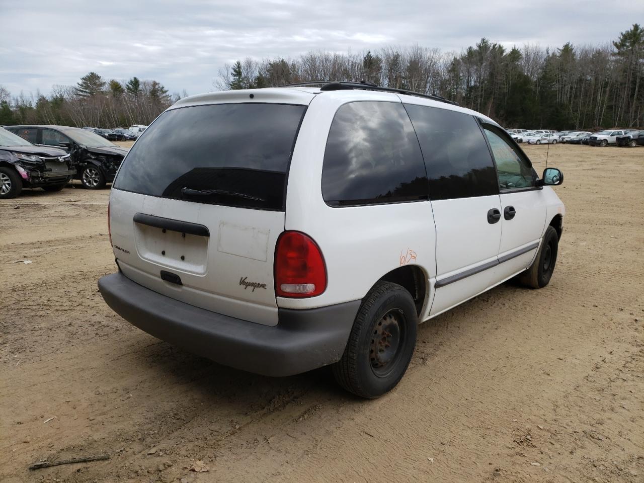 Photo 4 from auction – 2000 CHRYSLER VOYAGER with VIN 2C4GJ2534YR700874