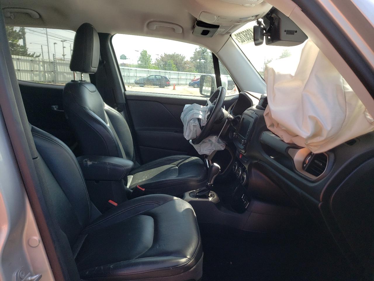 Photo 5 from auction – 2016 JEEP RENEGADE L with VIN ZACCJADT0GPC73934
