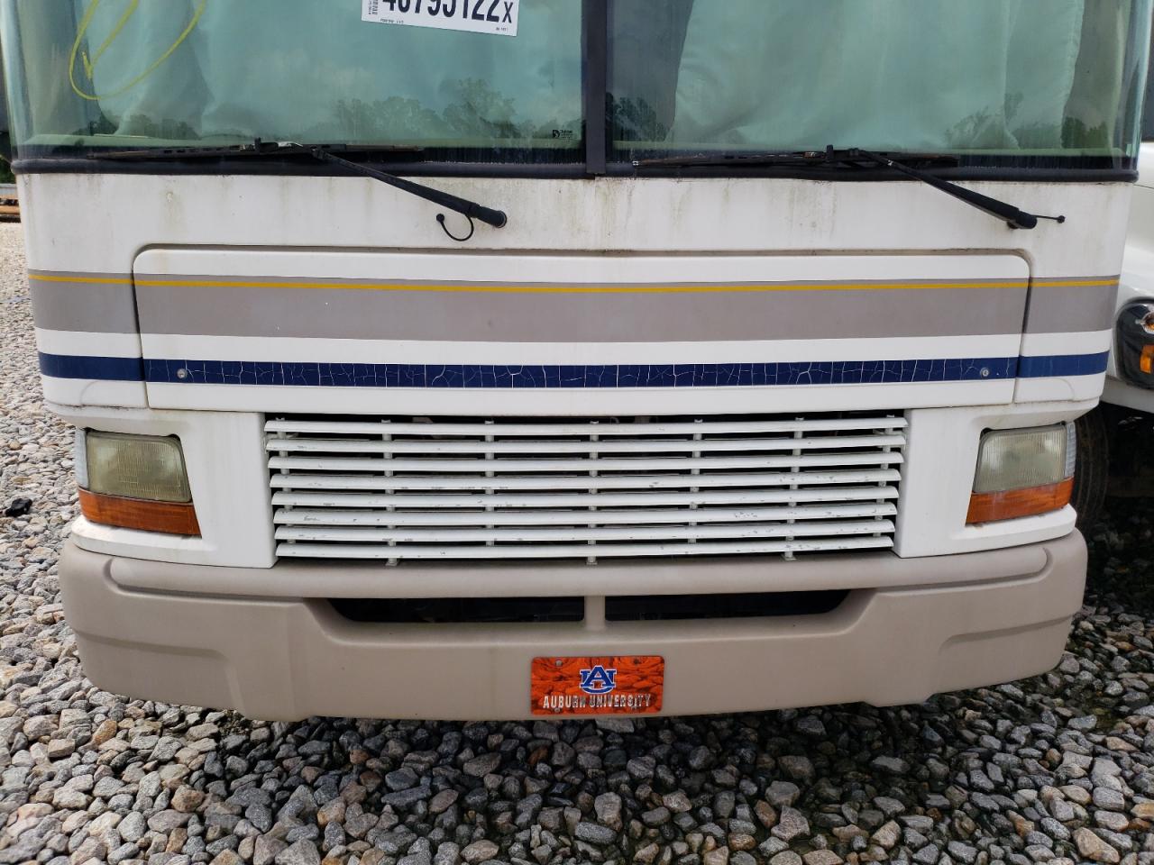 Photo 7 from auction – 2000 FLEETWOOD BOUNDER with VIN 1FCNF53S4Y0A12615