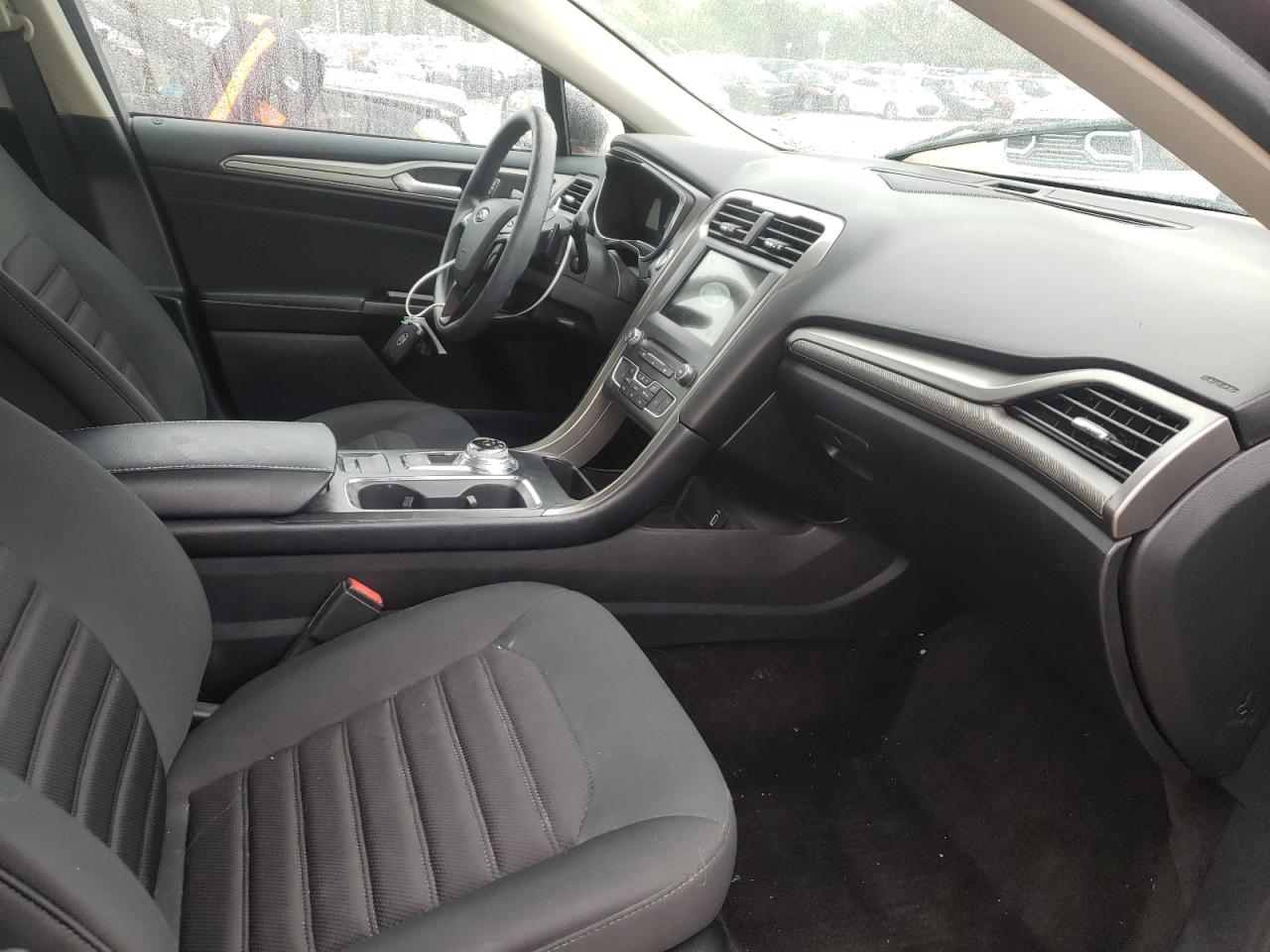 Photo 5 from auction – 2017 FORD FUSION SE with VIN 3FA6P0HDXHR274451