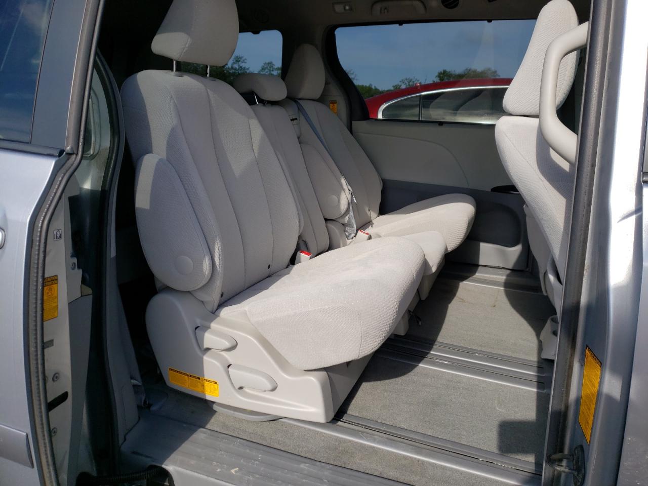 Photo 6 from auction – 2014 TOYOTA SIENNA LE with VIN 5TDKK3DC4ES469959