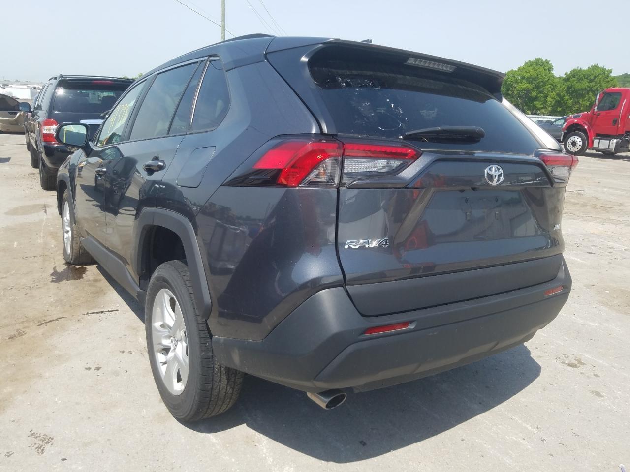 Photo 3 from auction – 2021 TOYOTA RAV4 XLE with VIN 2T3W1RFV7MC086148