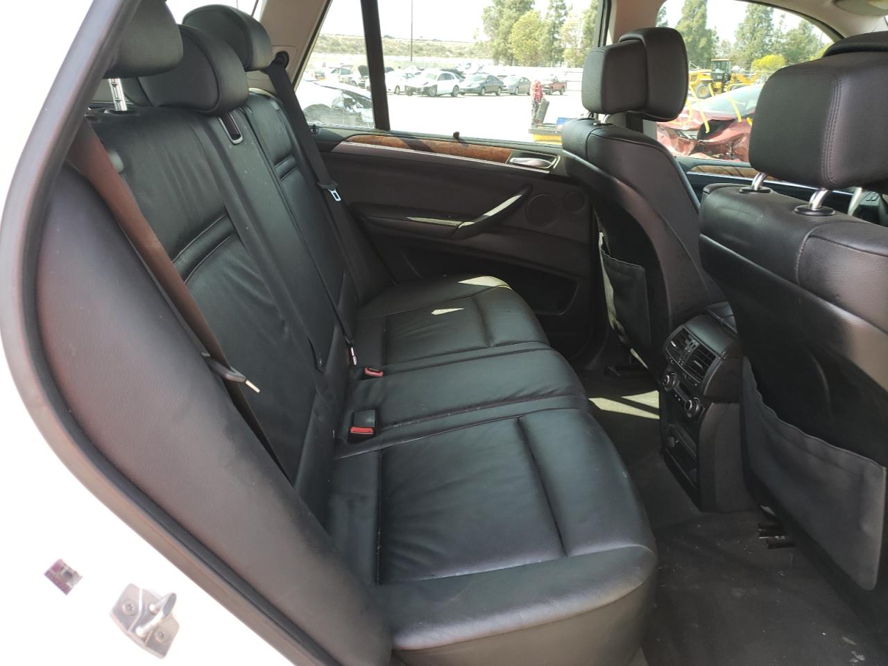 Photo 6 from auction – 2011 BMW X5 XDRIVE5 with VIN 5UXZV8C59BL421004
