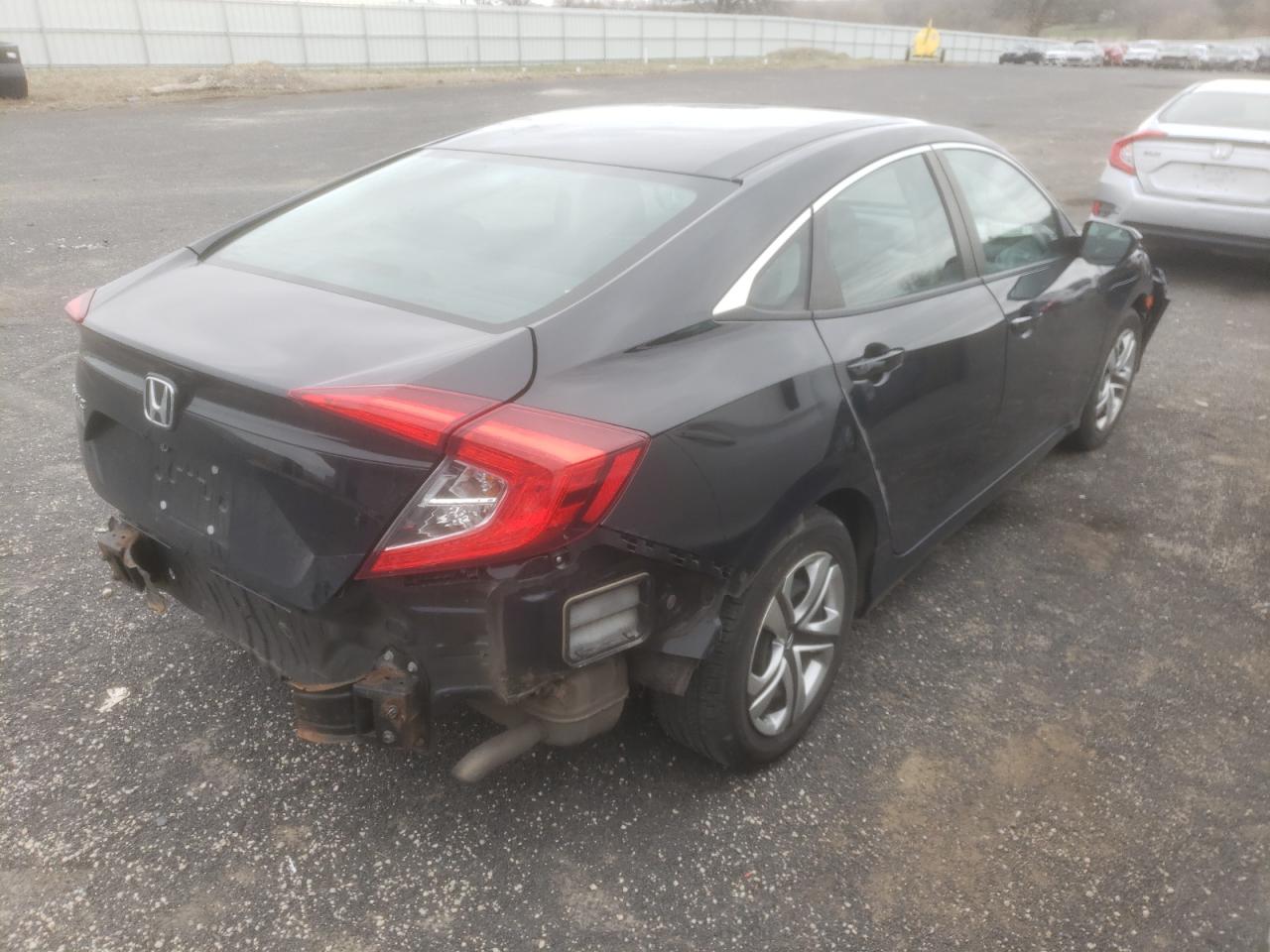 Photo 4 from auction – 2018 HONDA CIVIC LX with VIN 19XFC2F58JE015628
