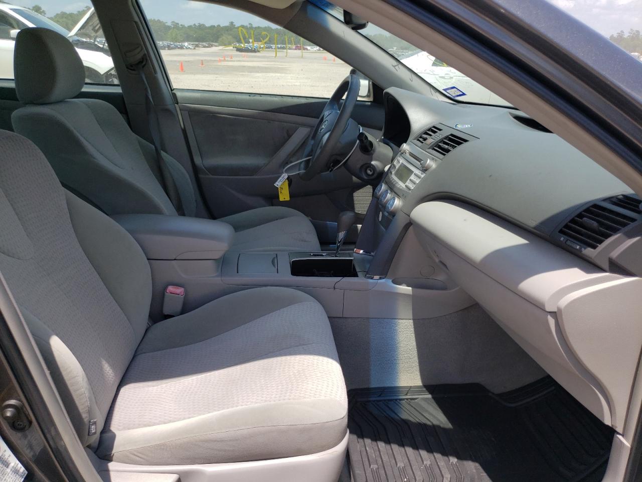Photo 5 from auction – 2011 TOYOTA CAMRY BASE with VIN 4T1BF3EK5BU724504