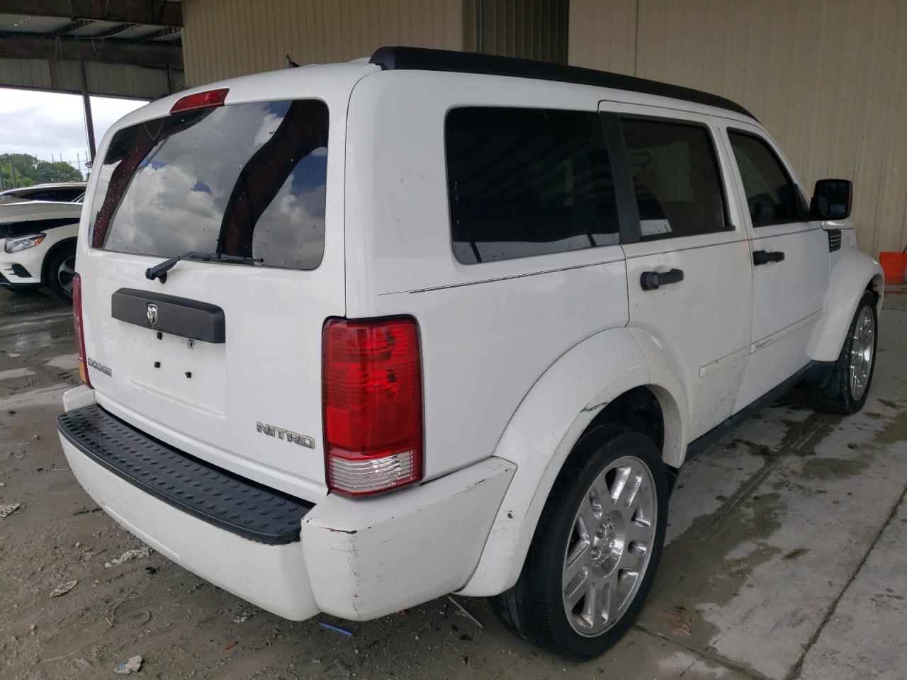 Photo 4 from auction – 2011 DODGE NITRO HEAT with VIN 1D4PT4GK2BW582559