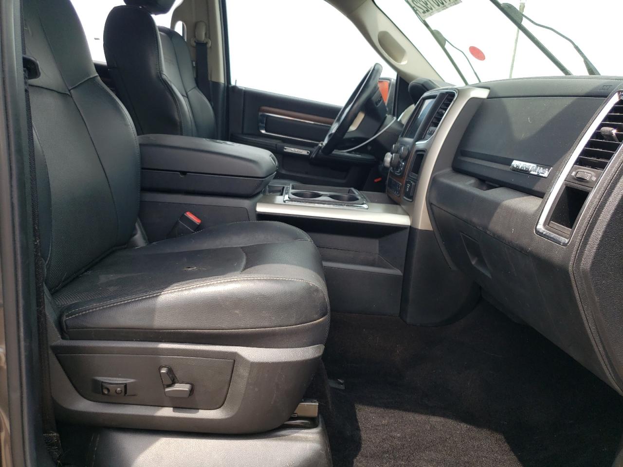 Photo 5 from auction – 2014 RAM 1500 LARAM with VIN 1C6RR7NT0ES219794