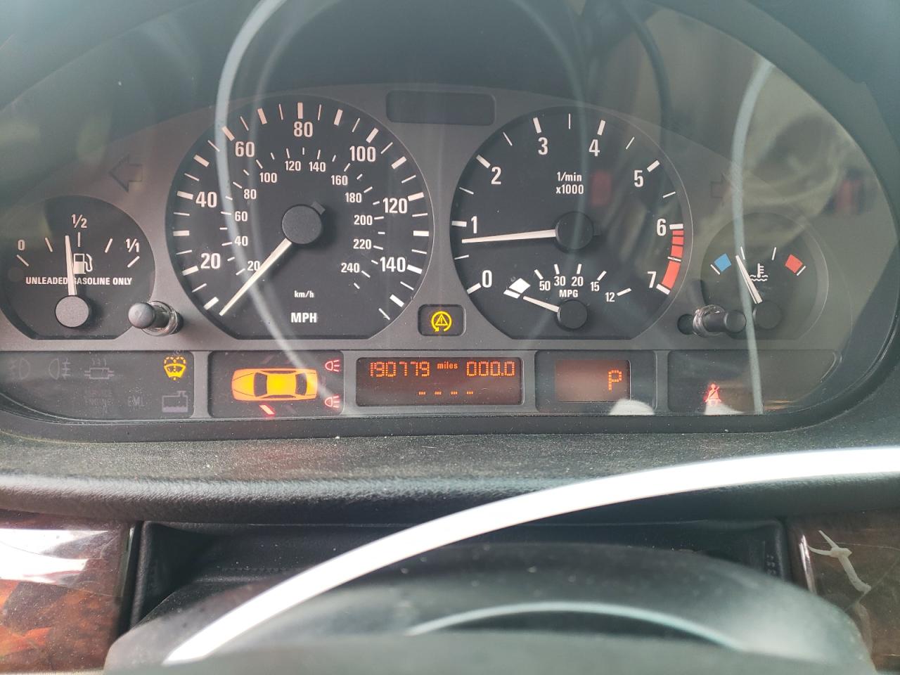 Photo 8 from auction – 2000 BMW 328 I with VIN WBAAM5345YJR62561