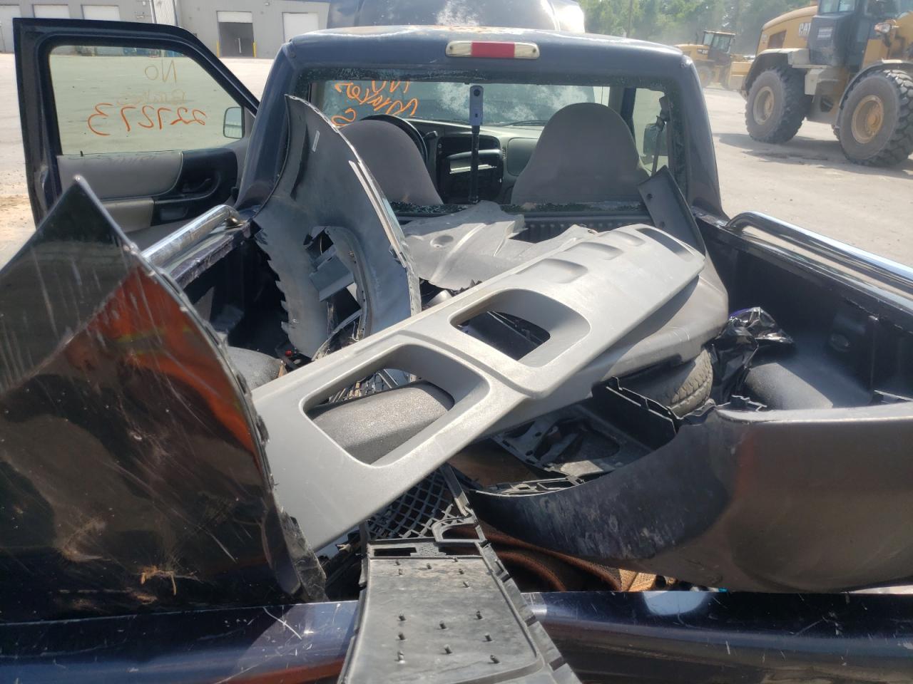 Photo 6 from auction – 1999 FORD RANGER with VIN 1FTYR10C5XUB95752