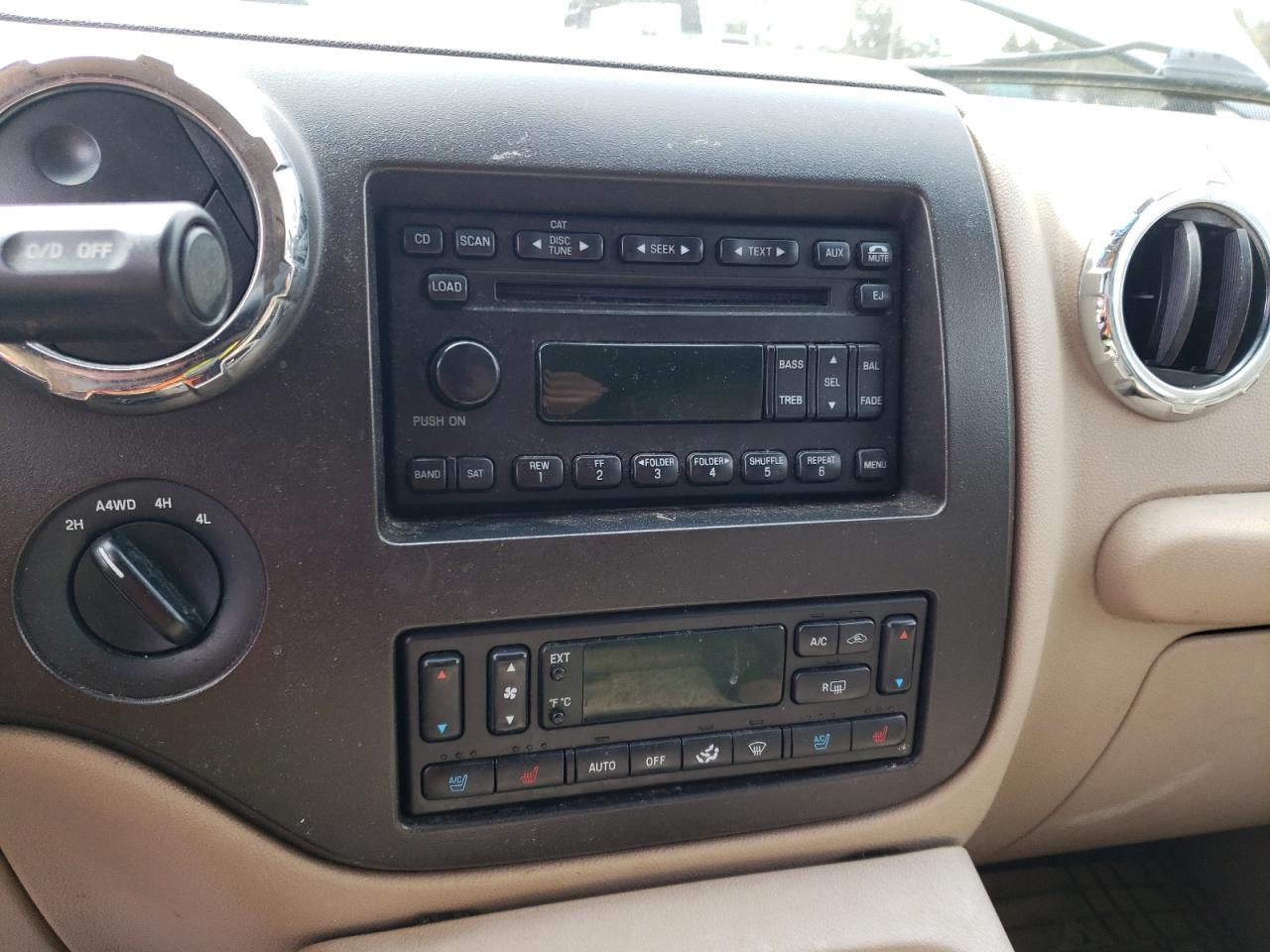 Photo 9 from auction – 2005 FORD EXPEDITION with VIN 1FMFU18555LA51824