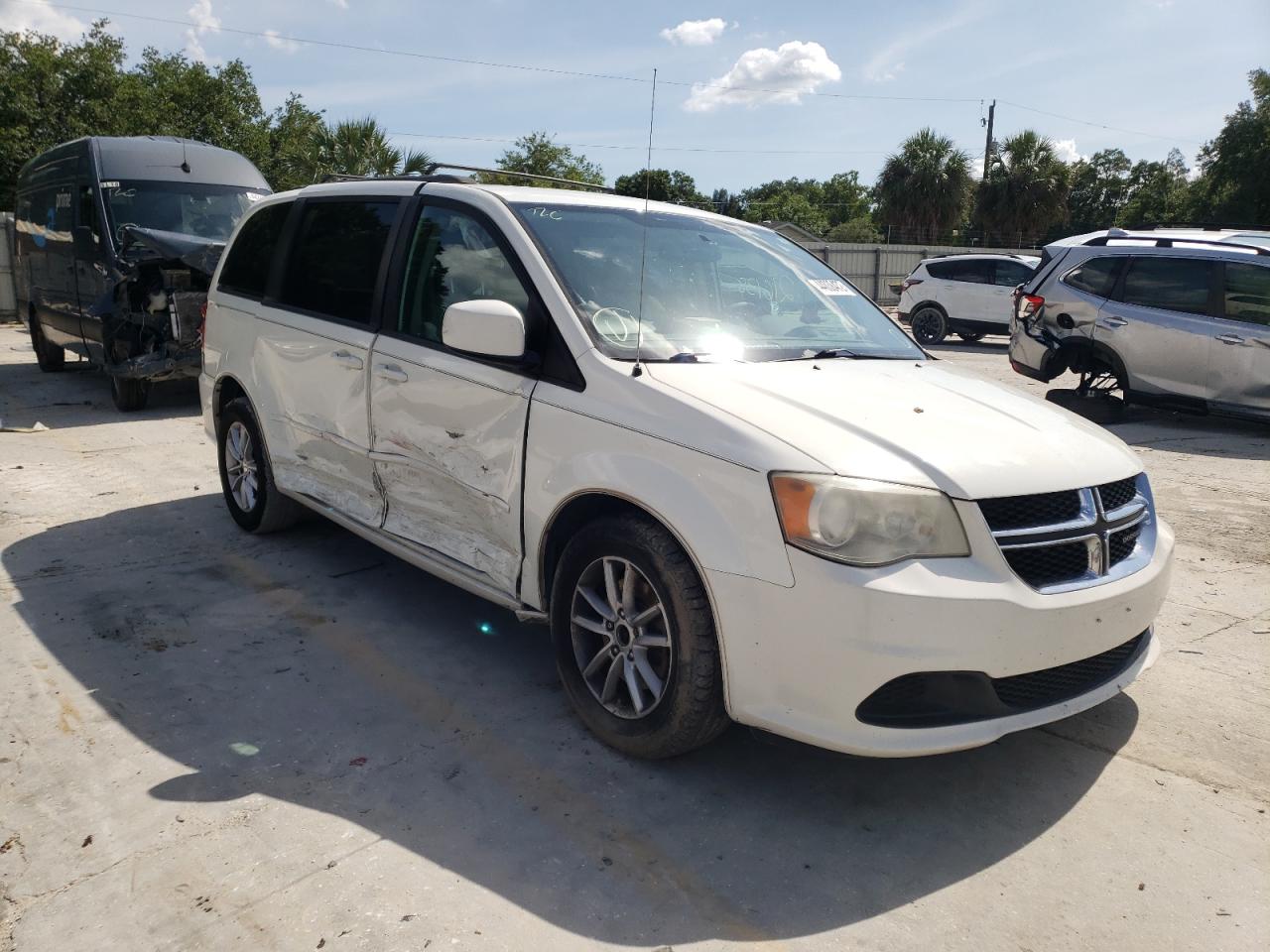 DODGE GRAND CARA 2013 with VIN 2C4RDGCG8DR538406 - Photo from auction