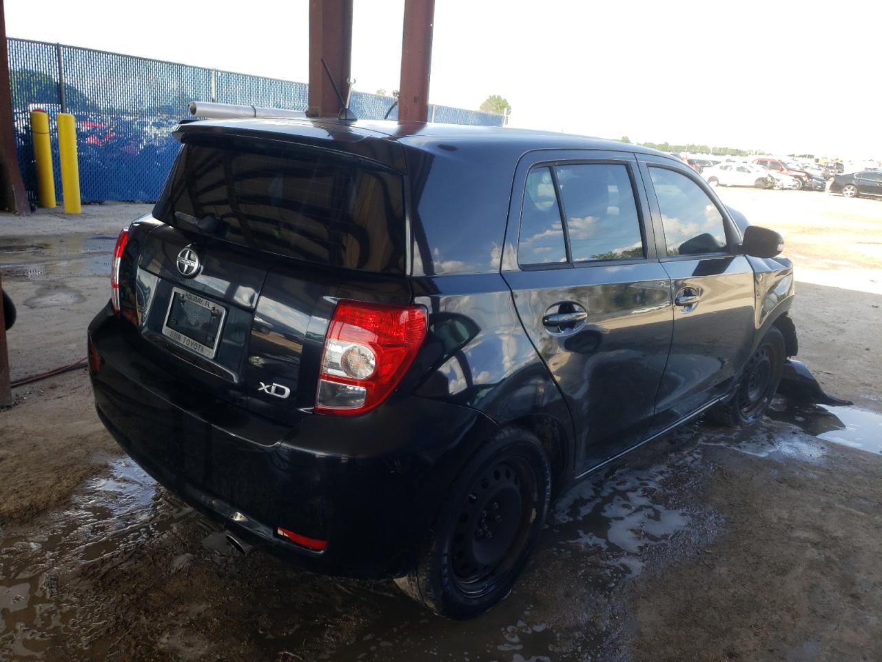 Photo 4 from auction – 2014 TOYOTA SCION XD with VIN JTKKUPB49E1046216