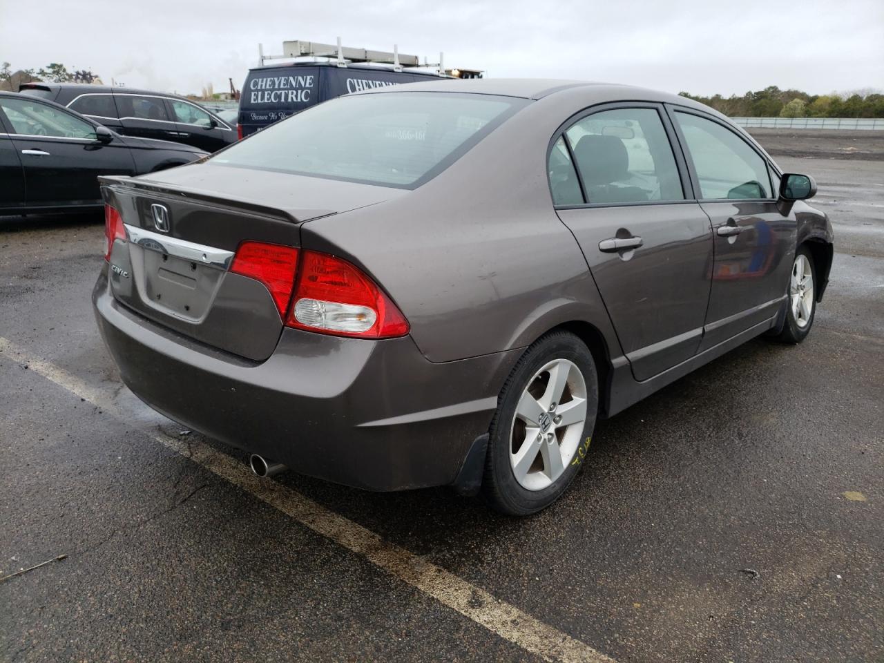 Photo 4 from auction – 2011 HONDA CIVIC LX-S with VIN 2HGFA1F63BH537843
