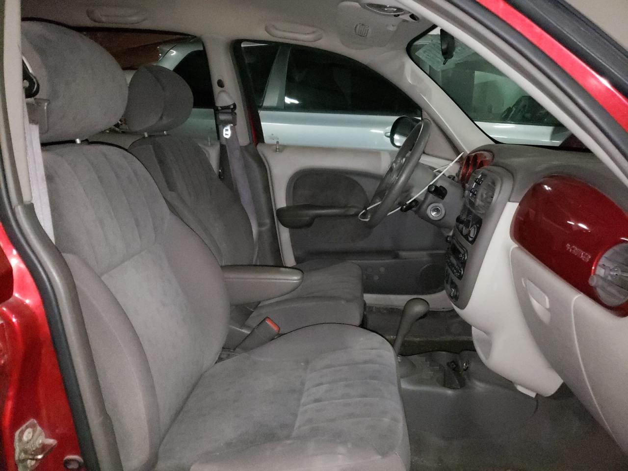 Photo 5 from auction – 2002 CHRYSLER PT CRUISER with VIN 3C4FY48B32T348879