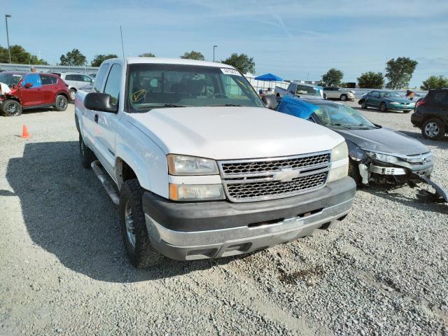 CHEVROLET SILVERADO 2005 with VIN 1GCHC29U55E117000 - Photo from auction