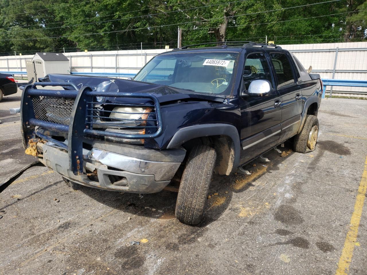 Photo 2 from auction – 2005 CHEVROLET AVALANCHE with VIN 3GNEC12Z65G177399