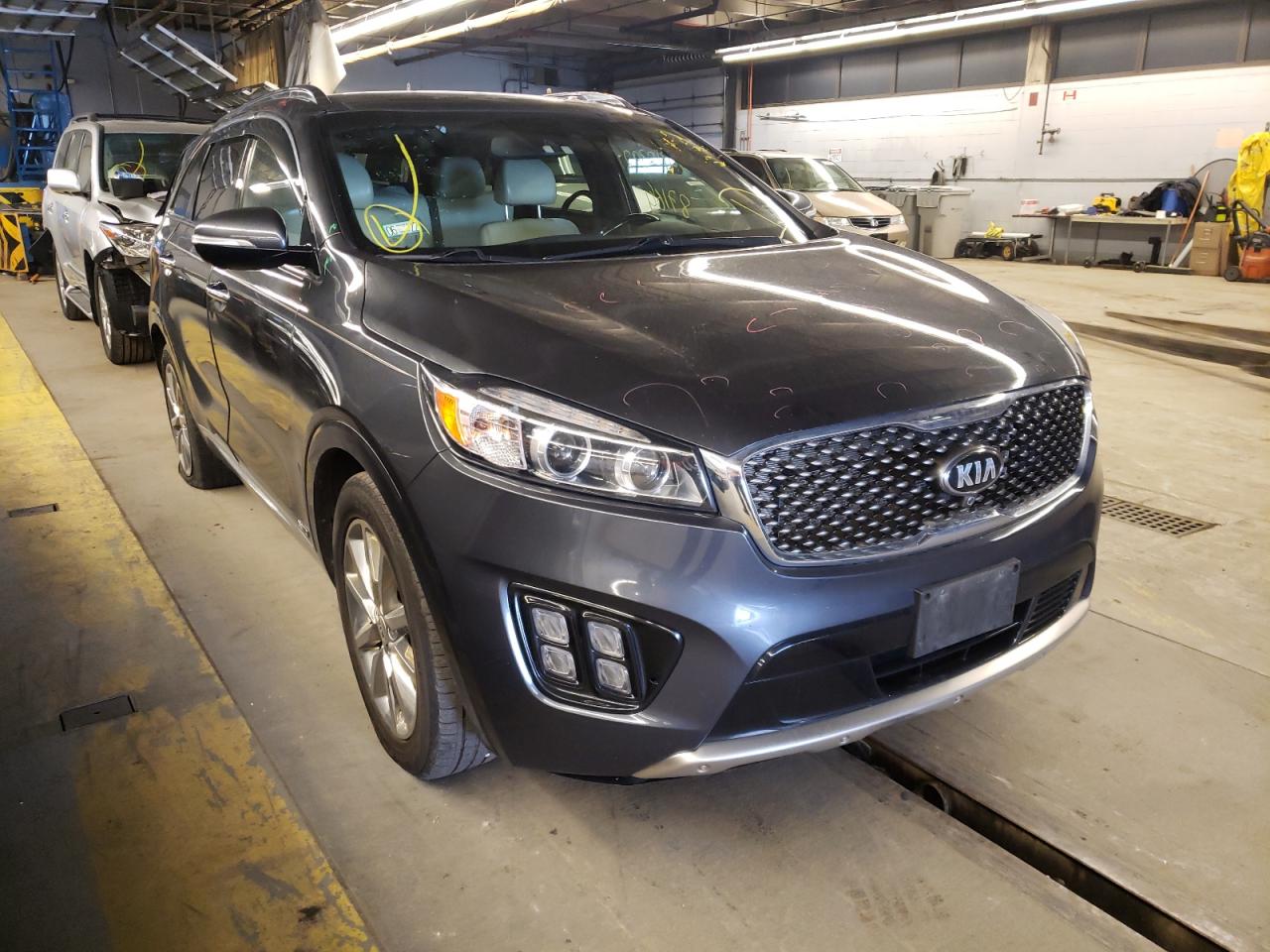 KIA SORENTO SX 2018 with VIN 5XYPKDA56JG385103 - Photo from auction