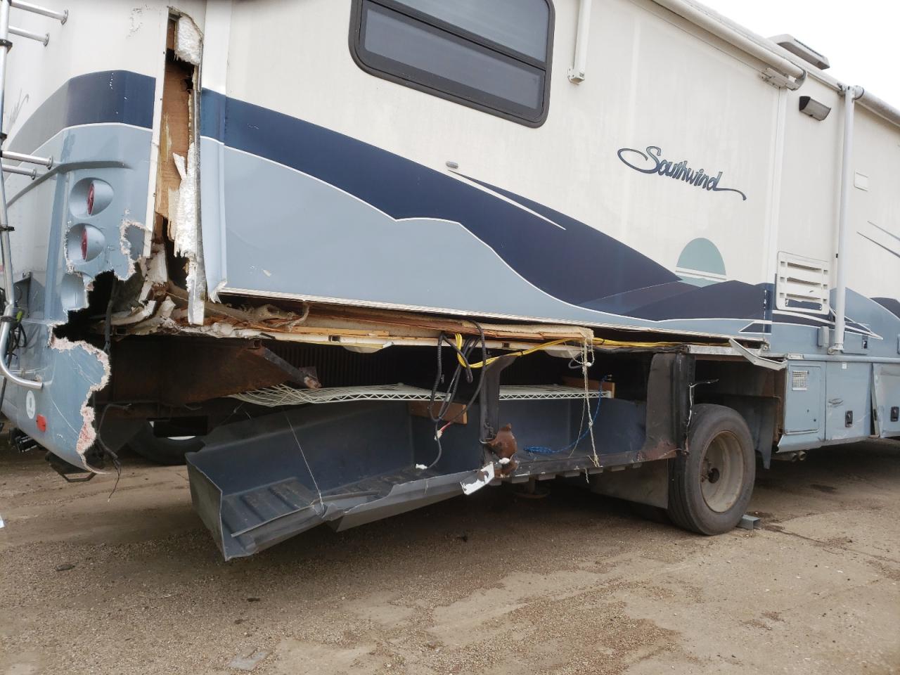 Photo 9 from auction – 2003 FLEE SOUTHWIND with VIN 5B4MP67G733364511