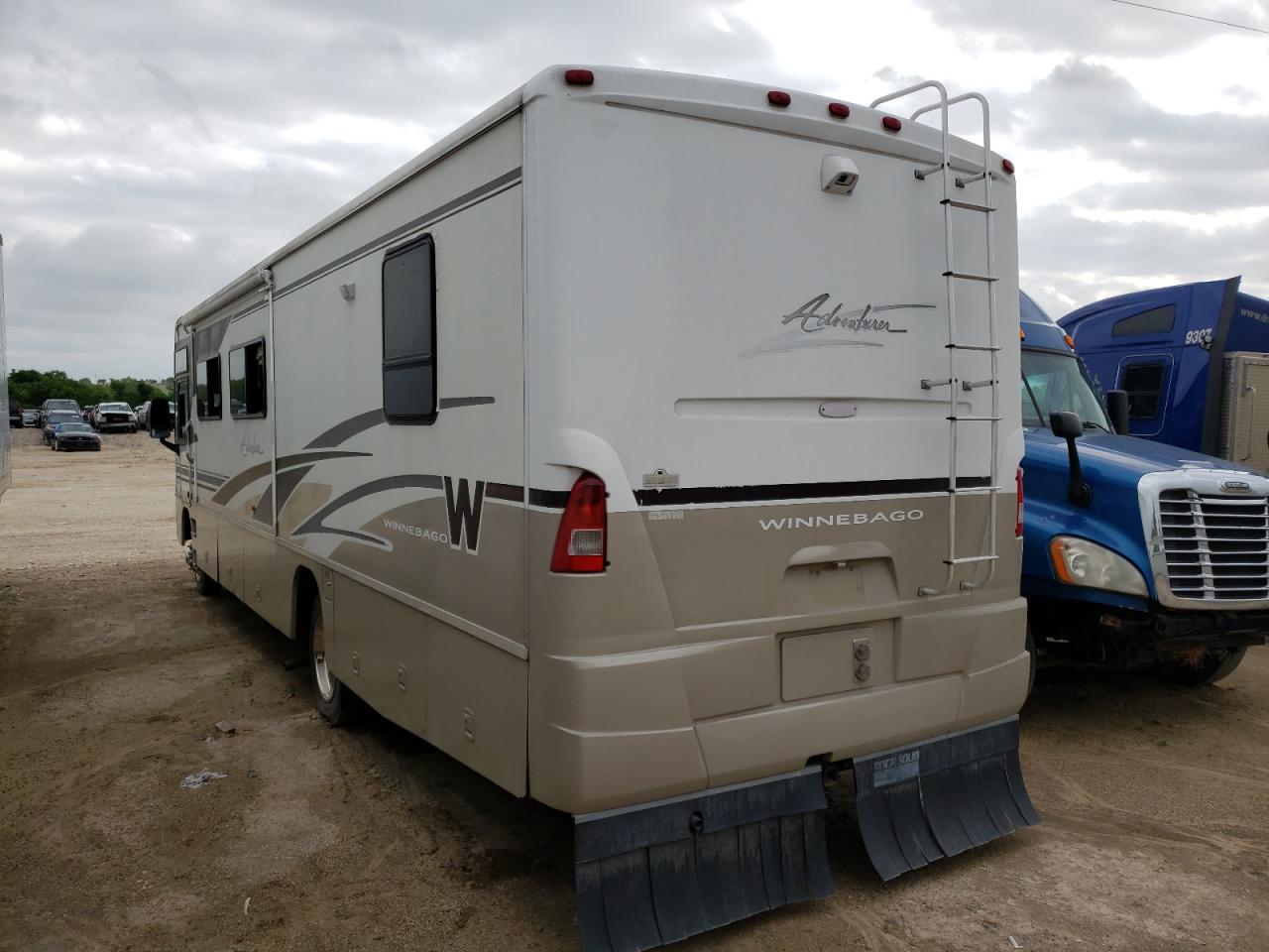 Photo 3 from auction – 2003 WINNEBAGO ADVENTURER with VIN 5B4MP67G633361700