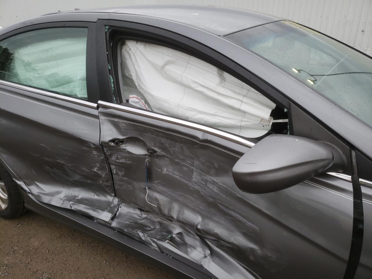Photo 9 from auction – 2013 HYUNDAI SONATA SE with VIN 5NPEC4AC7DH705125