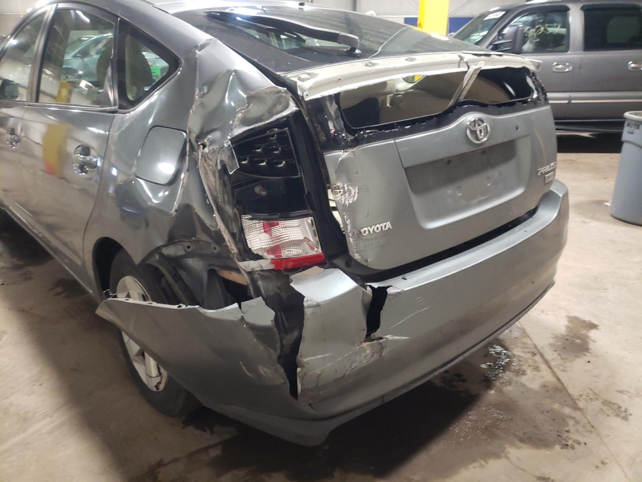 Photo 9 from auction – 2005 TOYOTA PRIUS with VIN JTDKB20U953091275