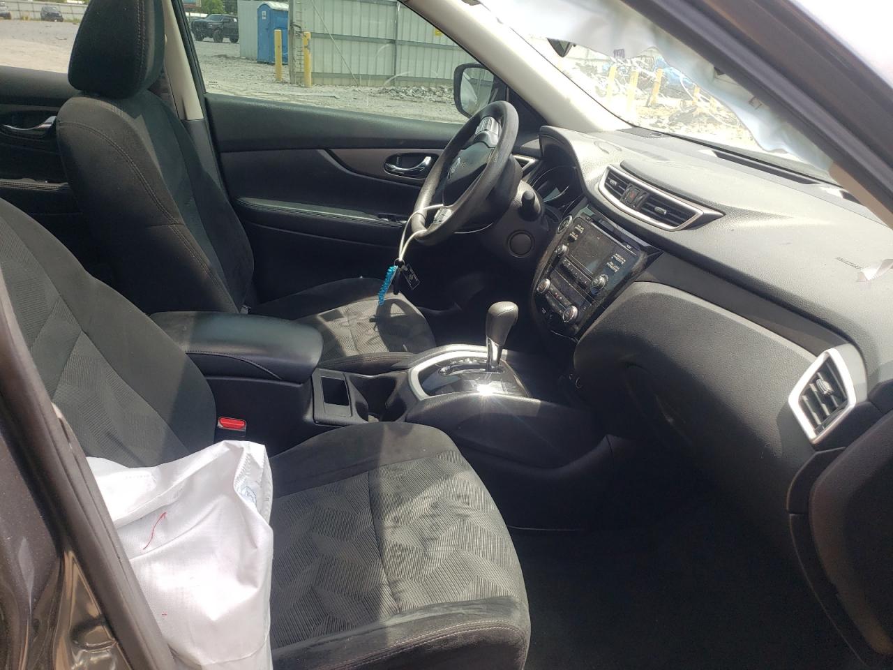 Photo 5 from auction – 2016 NISSAN ROGUE S with VIN 5N1AT2MT5GC798995