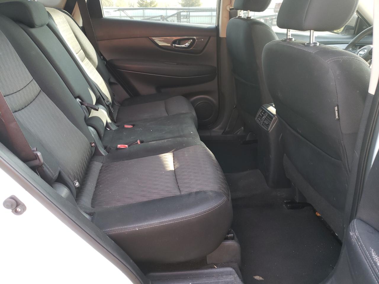 Photo 6 from auction – 2017 NISSAN ROGUE S with VIN KNMAT2MV1HP607184