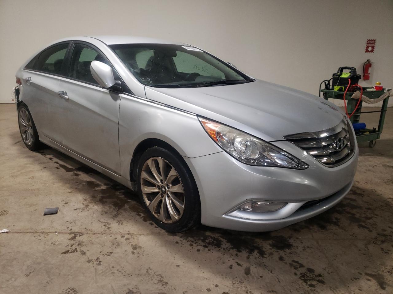 Photo 1 from auction – 2011 HYUNDAI SONATA SE with VIN 5NPEC4AC6BH252757
